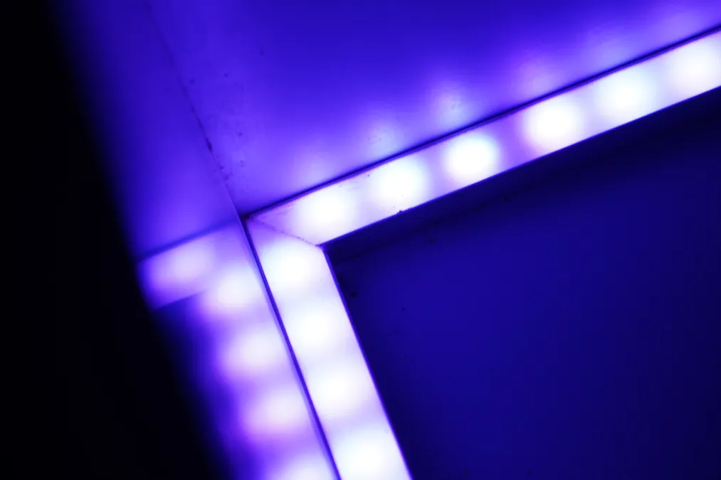how to set up RGB strip lights at the corners