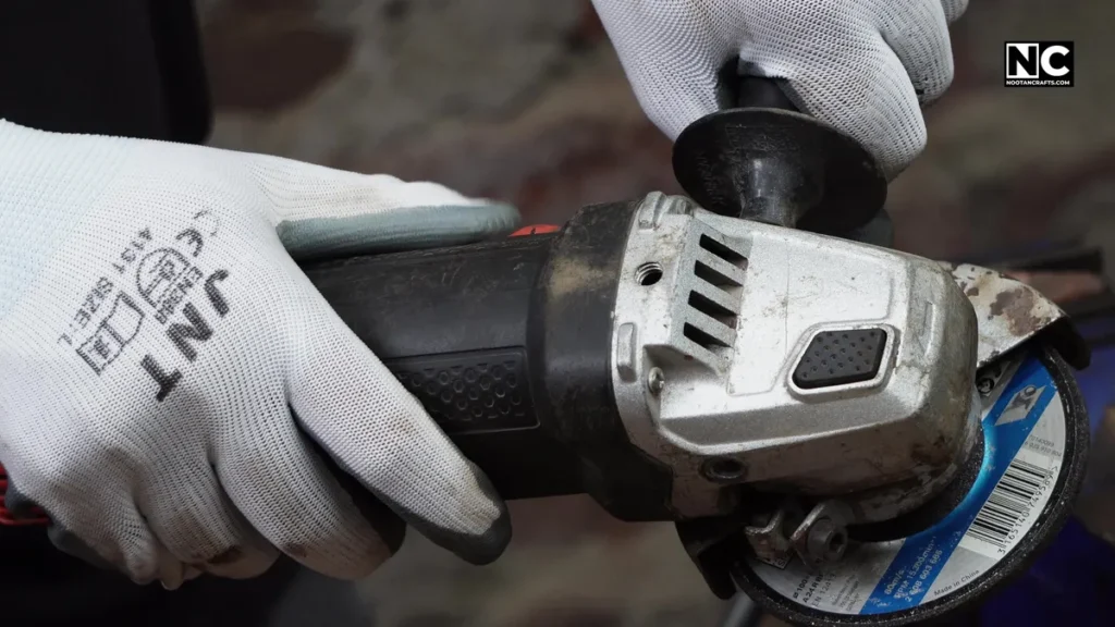 how to hold the angle grinder