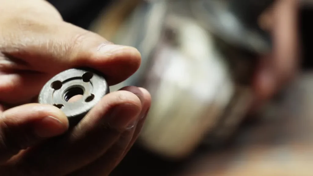 see the nut orientation